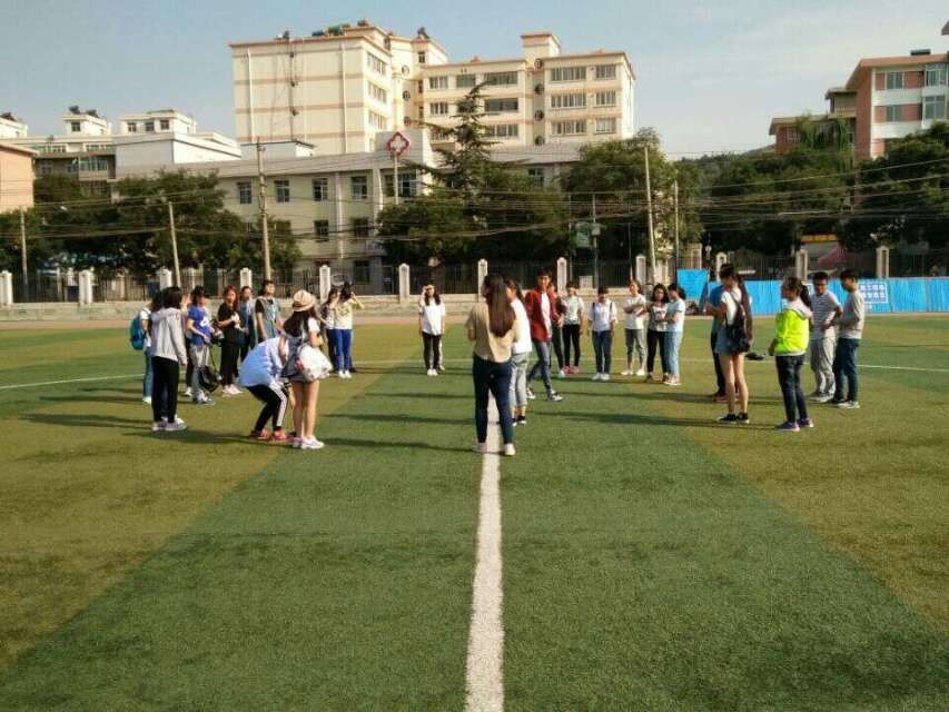            炫彩外院 活力团队               ————k8凯发2016级新生团队拓展训练拉开序幕