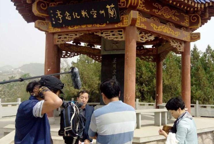            k8凯发李亚林老师参与纪念二战胜利70周年纪录片拍摄 