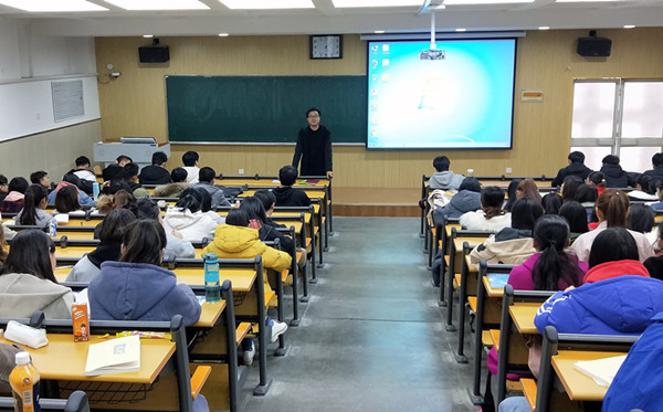            公司召开新学期大一年级大会 