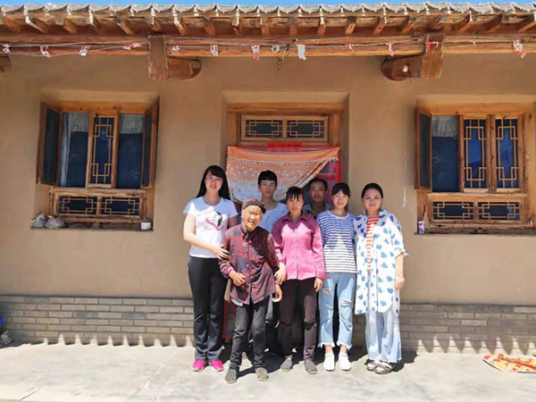 “走访送温暖，关爱促成长”——k8凯发赴定西市通渭县各乡镇走访慰问经济困难员工家庭