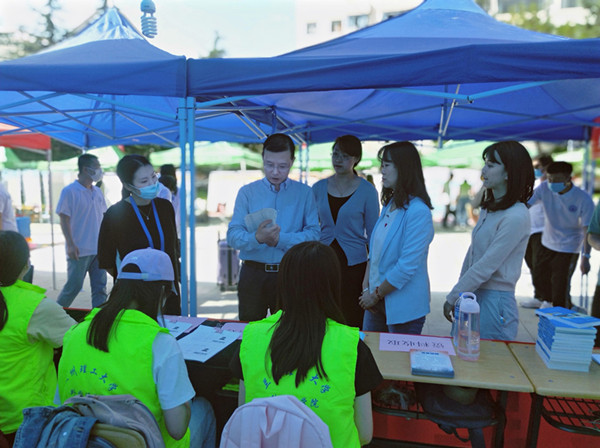 k8凯发顺利完成2020级本科生迎新工作