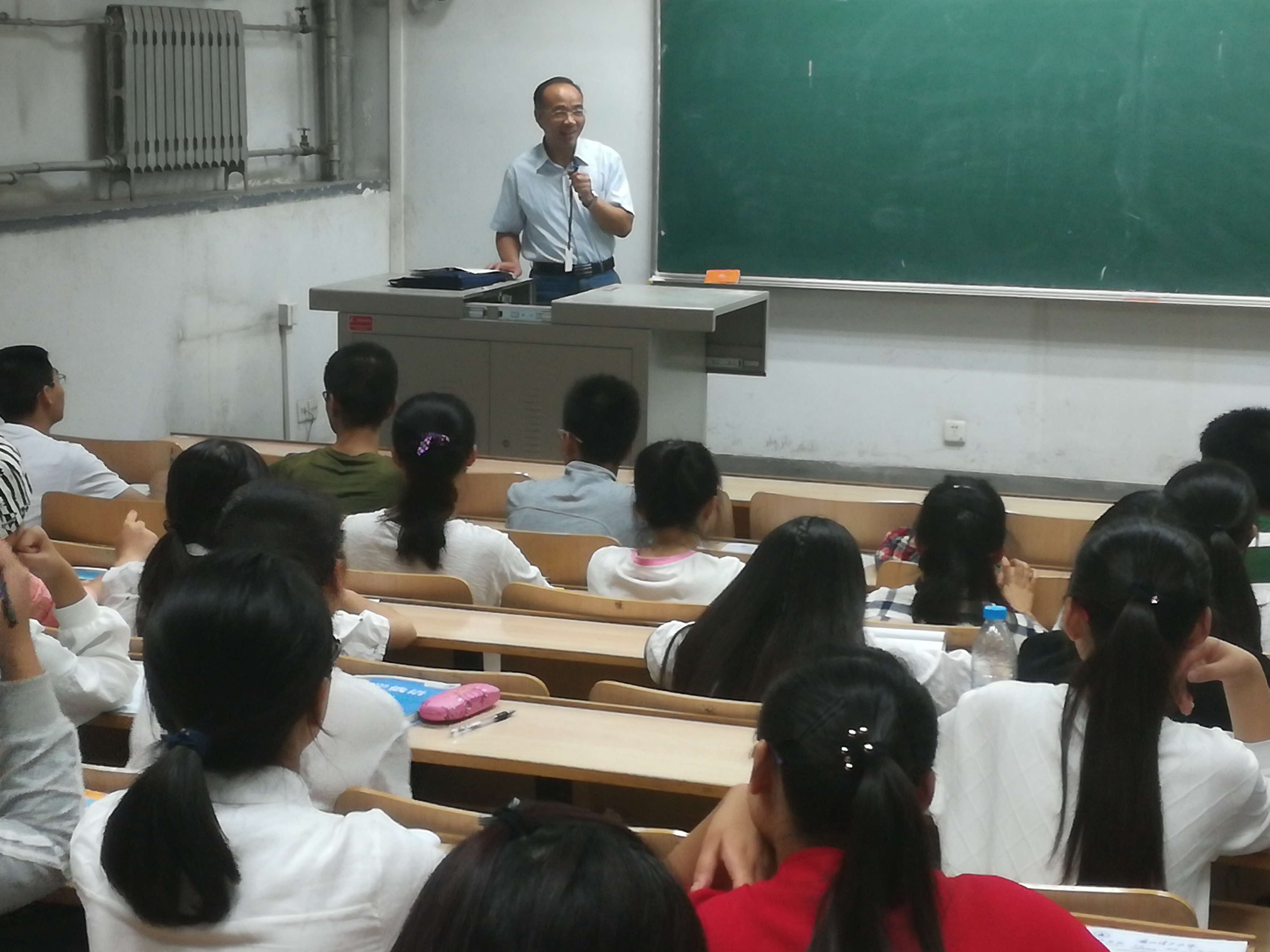            k8凯发张永义教授为新生做“励志成才·践行梦想”主题报告会 