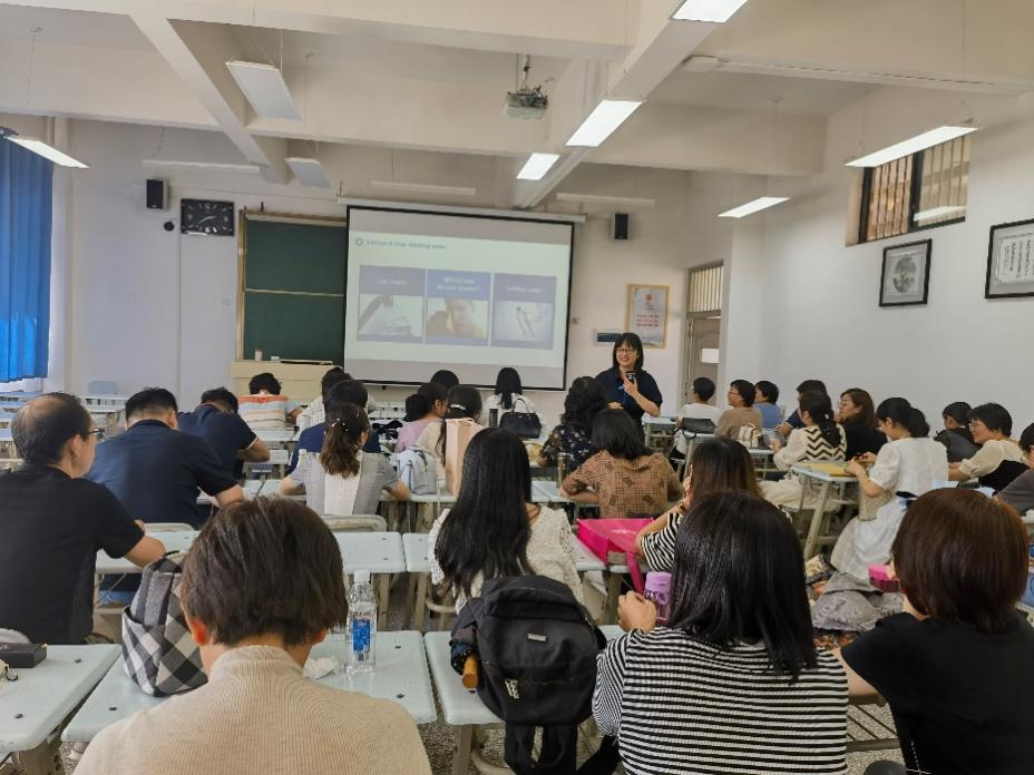 k8凯发举办优秀教师示范课活动