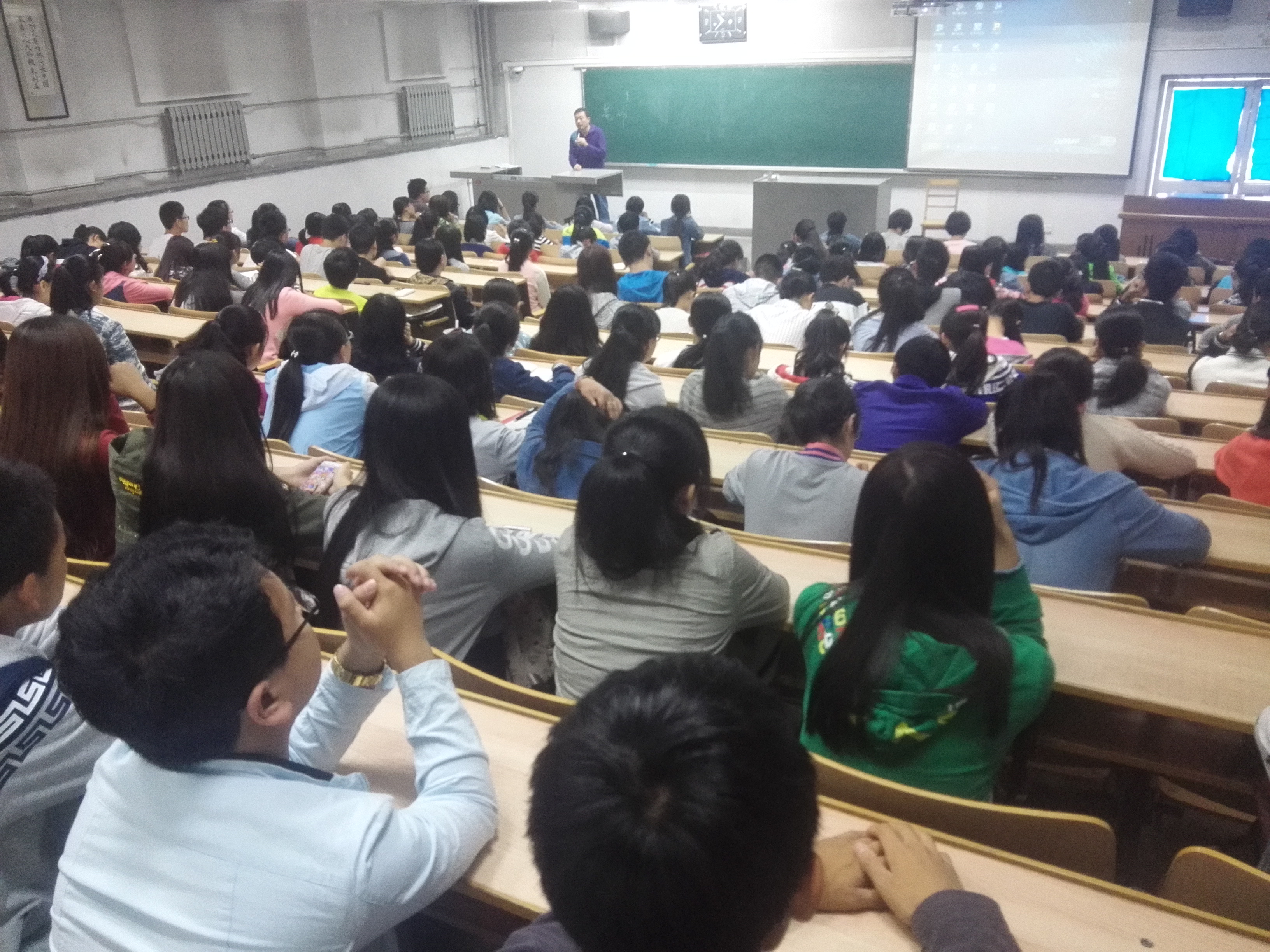            k8凯发开展新生入学教育之学分制及学籍管理讲座 