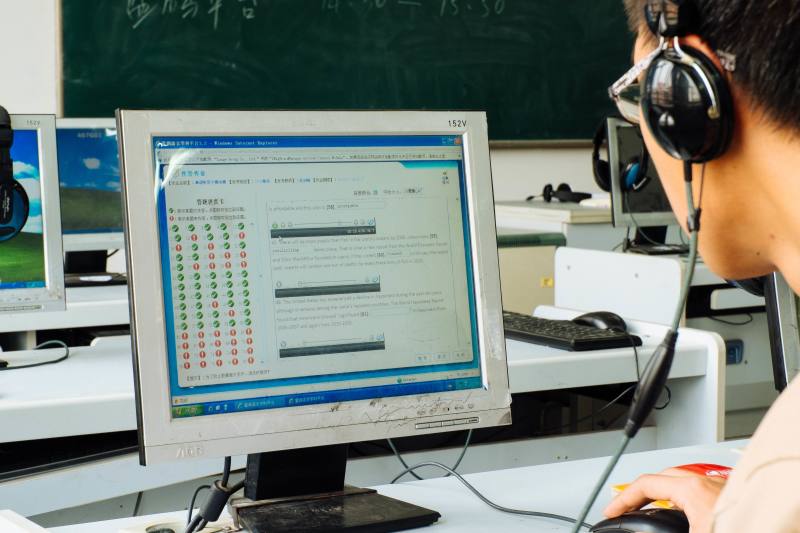            k8凯发旗舰厅2015级大学外语本科生英语单词听写大赛顺利进行 