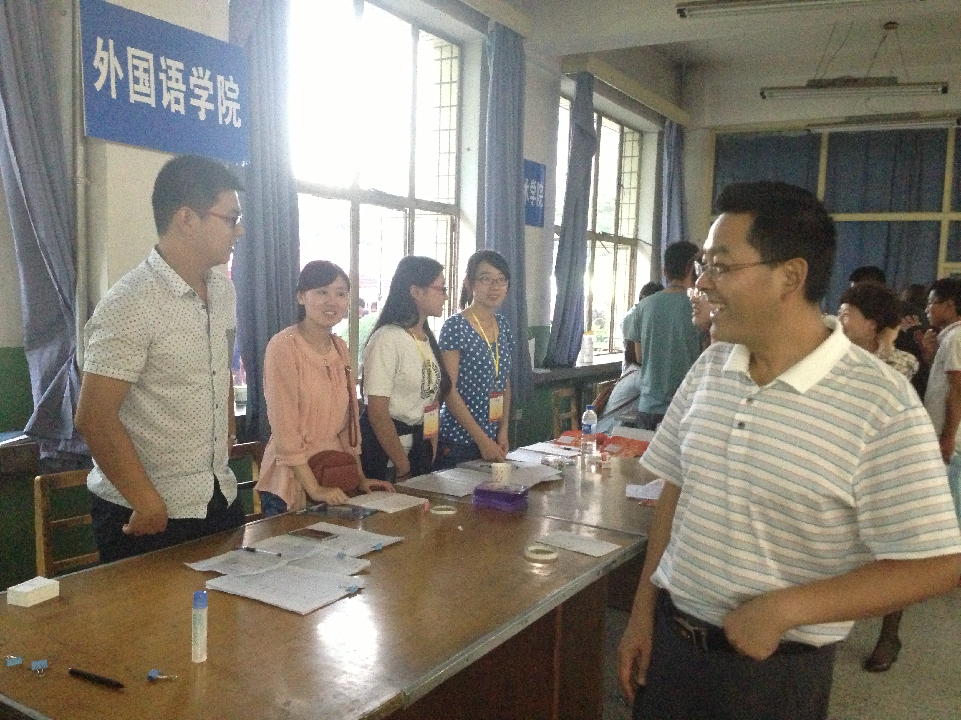            k8凯发2014级新生报到进行中 敬请关注 