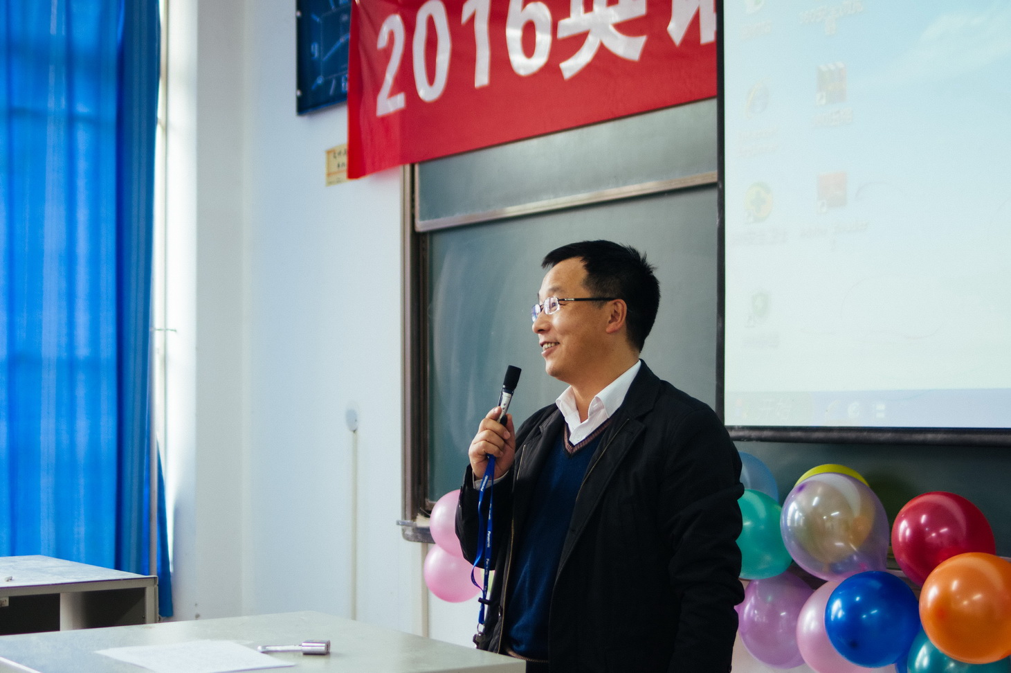            k8凯发旗舰厅2016秋英语朗读大赛圆满结束 