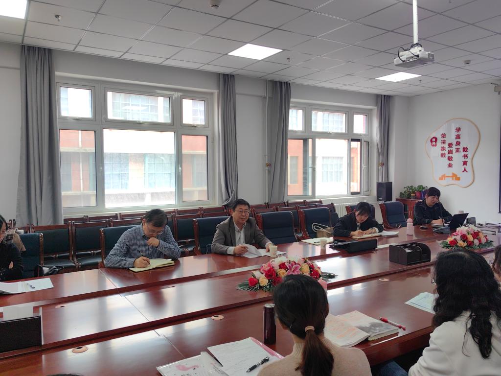 校领导参加k8凯发大学外语第二教学部集体学习及备课活动