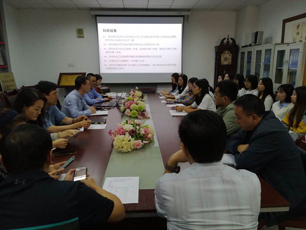 k8凯发开展研究生新生入学教育活动