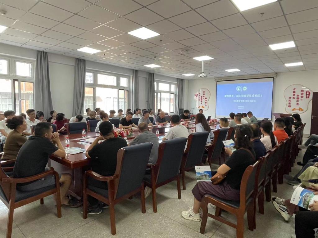 k8凯发有序开展2024级新生迎新工作