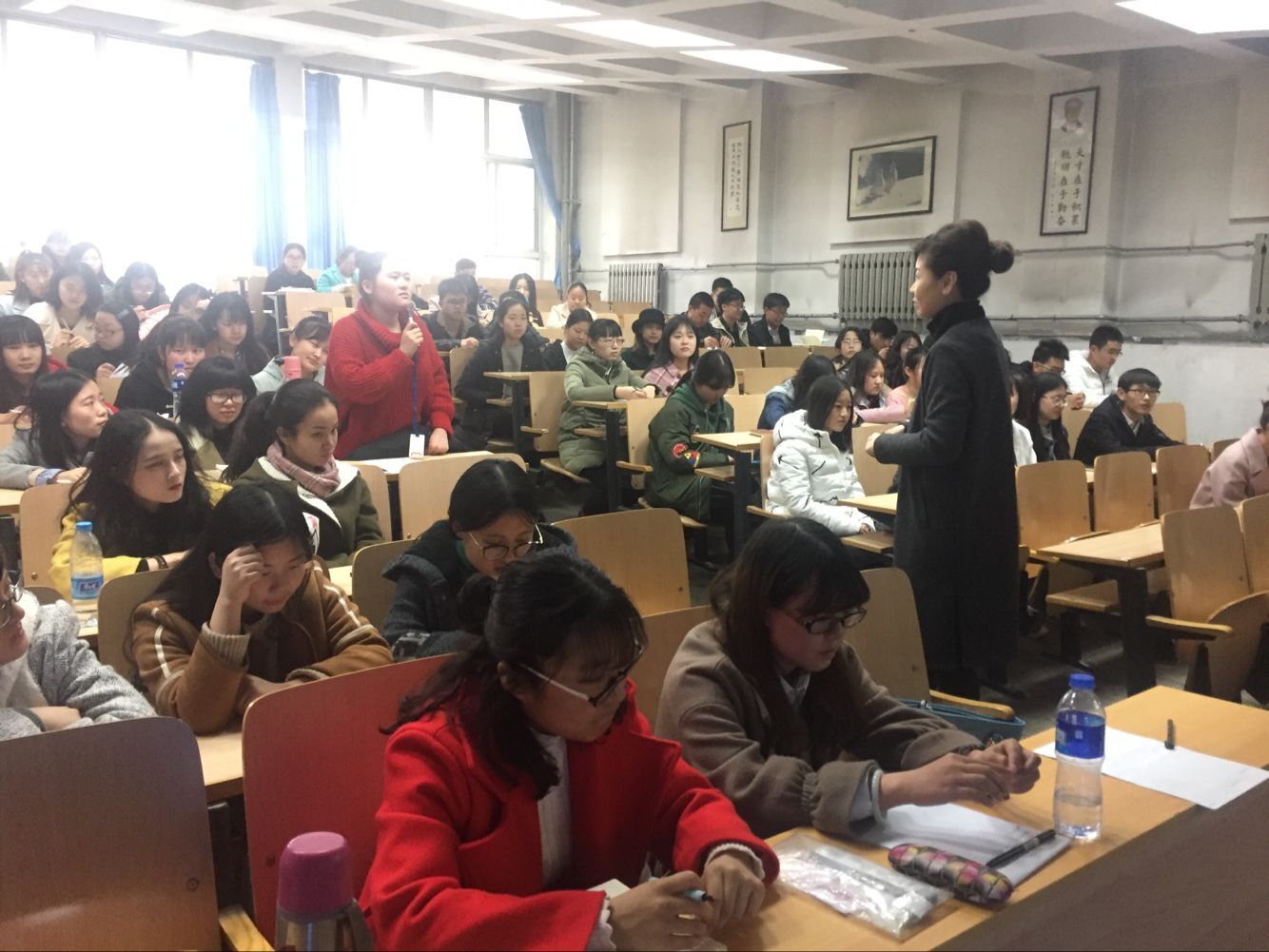            k8凯发举行员工党员、干部专题培训讲座 