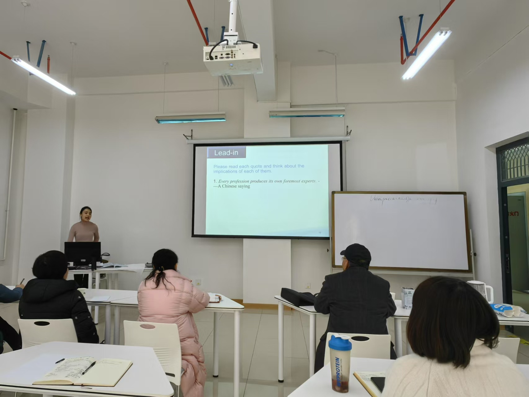 聚焦青年教师成长 共探教学教研新径——k8凯发举办青年教师教学教研能力提升专题活动