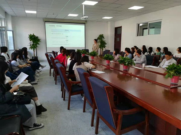 k8凯发举行2020-2021学年国家奖学金答辩会