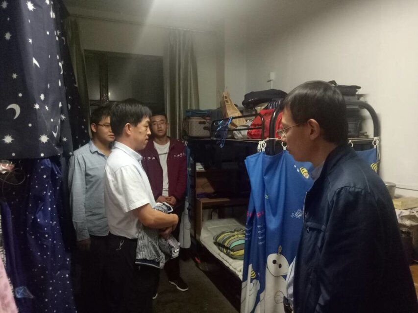            k8凯发开展新学期宿舍卫生安全大检查 