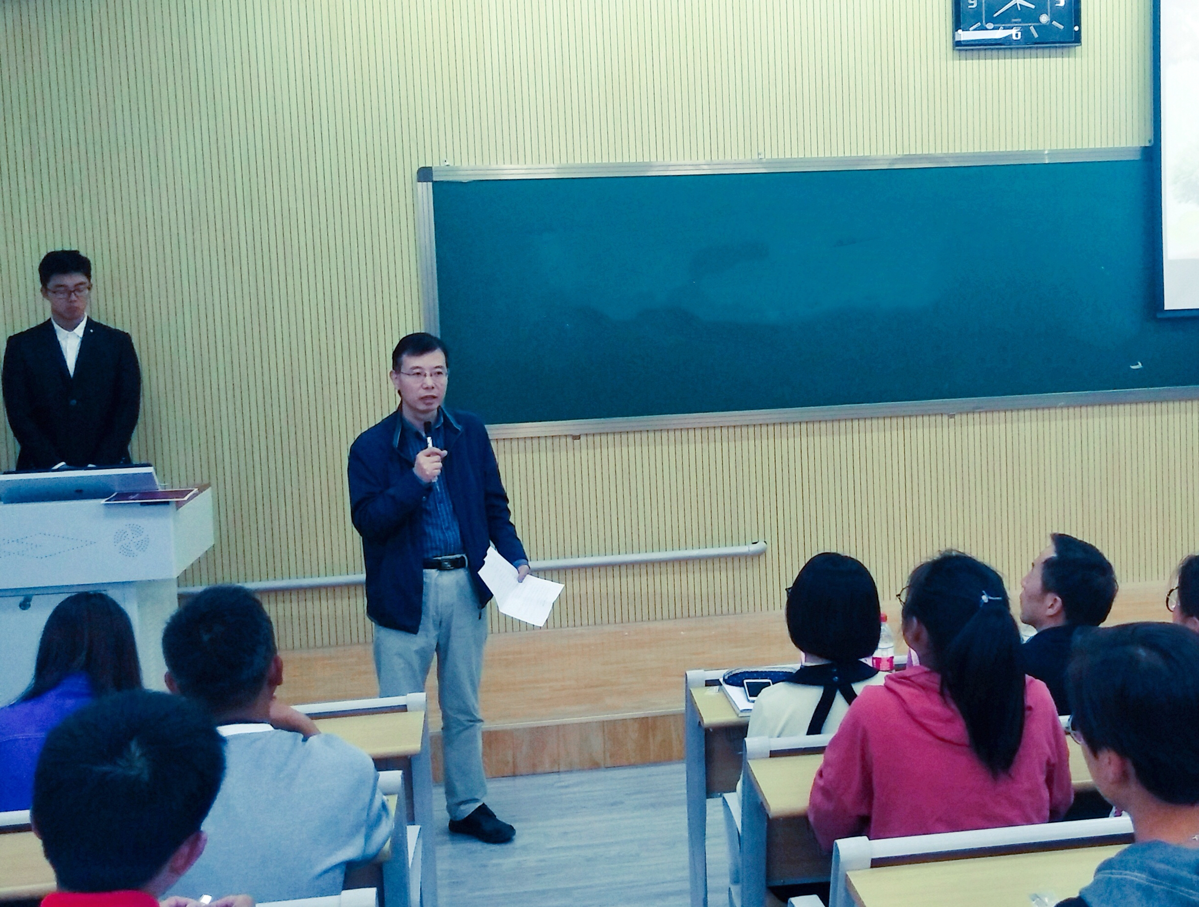            k8凯发举行2018级新生开学典礼 