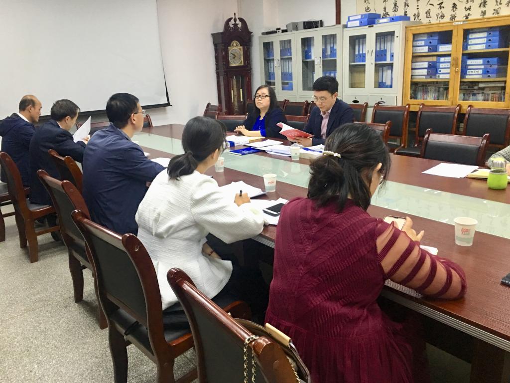 集团胡洁副董事长一行调研k8凯发2021版本科人才培养方案修订工作