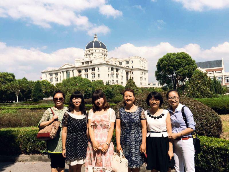            k8凯发六名教师赴上海外国语大学进修学习 